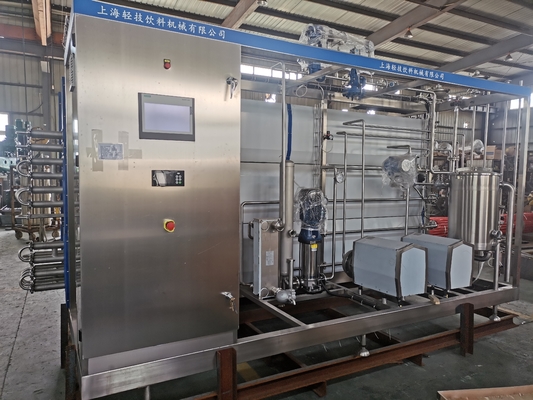 Tecnologia avanzata macchina di sterilizzazione UHT personalizzata 0.5-20T/H per la linea di lavorazione del succo d'arancia/mela/mango Nuovo sterilizzatore UHT con PLC