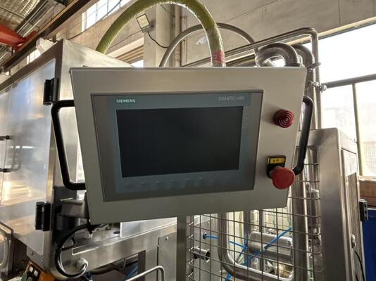 Precisione ± 0,5% Macchina di riempimento a sacchetto in scatola Operante a pressione dell'aria 0,6-0,8 MPa Ideale per la distribuzione di liquidi precisi